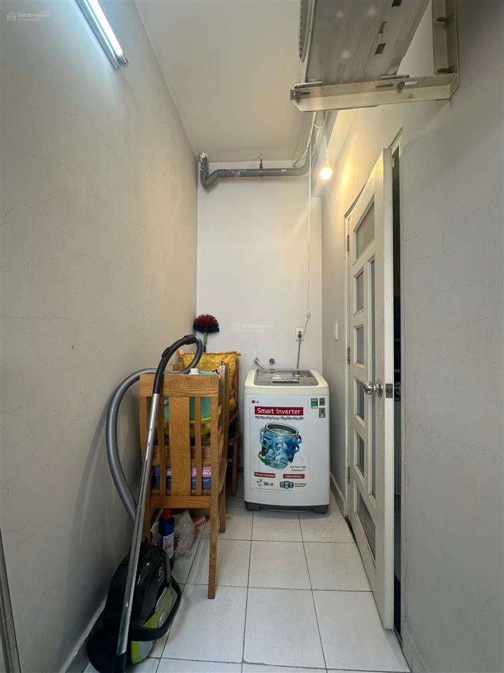 Bán căn 2pn 2wc diện tích 73m2 nhà mới đẹp sạch sẽ sẵn nội thất , view hồ bơi thoáng mát