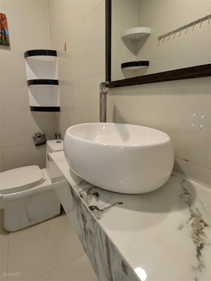 Nhà đẹp giá tốt căn 2pn 2wc có nội thất, nhà sạch sẽ tầng vừa view thông thoáng mát mẻ