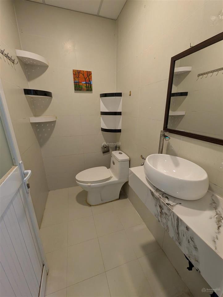 Nhà đẹp giá tốt căn 2pn 2wc có nội thất, nhà sạch sẽ tầng vừa view thông thoáng mát mẻ