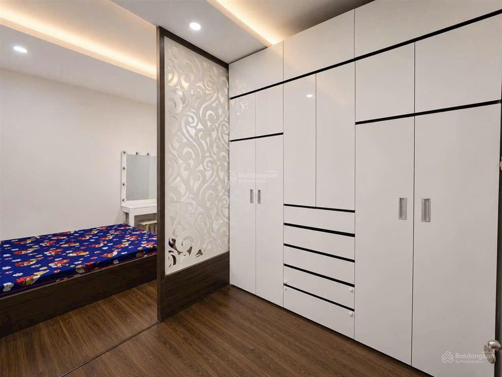 Căn 2pn 2wc 73m2 nhà đẹp full nội thất cao cấp, tầng trung view thoáng mát quanh năm