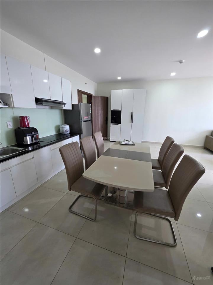 Căn siêu hiếm 3pn 2wc có nội thất diện tích 92m² view trực diện pháo hoa q1, tầng trung thoáng