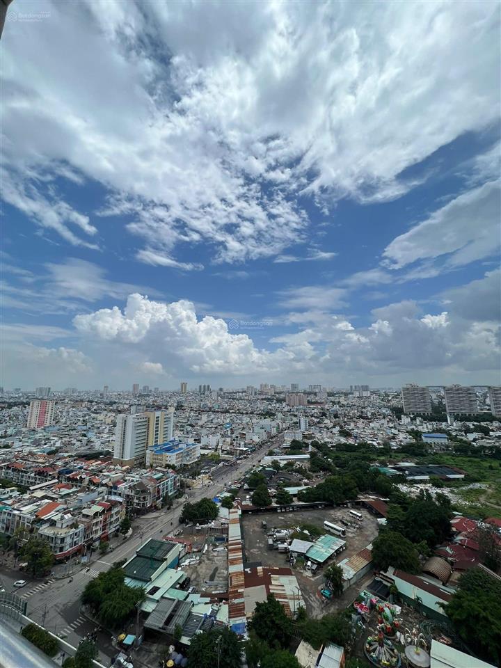Bán căn 2pn 2wc nhà mới, siêu mới 99% , view pháo hoa siêu đẹp tòa dragon 1 tầng trung