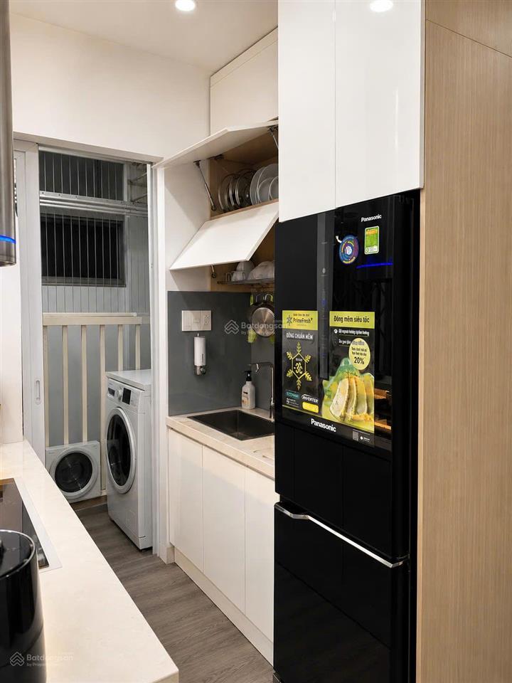 Bán căn 3pn 2wc full nội thất nhà mới đẹp tầng trung, view thoáng mát không che chắn