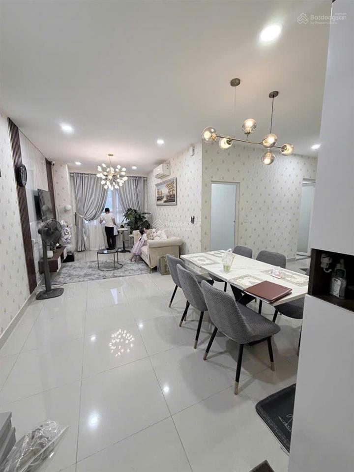 Bán căn 79m2 2pn 2wc full nội thất cao cấp, tầng trung view thoáng mát quanh năm
