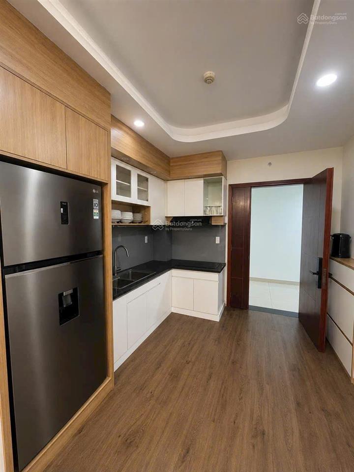 Bán nhanh căn 2pn full nội thất nhà mới đẹp, tầng trung view hồ bơi thoáng mát