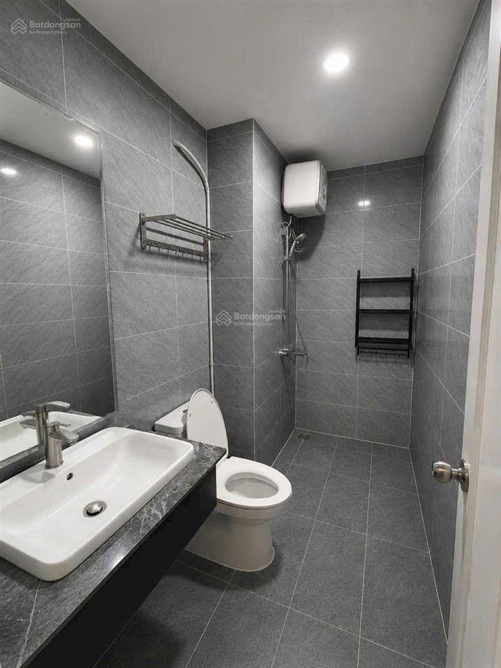 Bán nhanh căn 2pn full nội thất nhà mới đẹp, tầng trung view hồ bơi thoáng mát