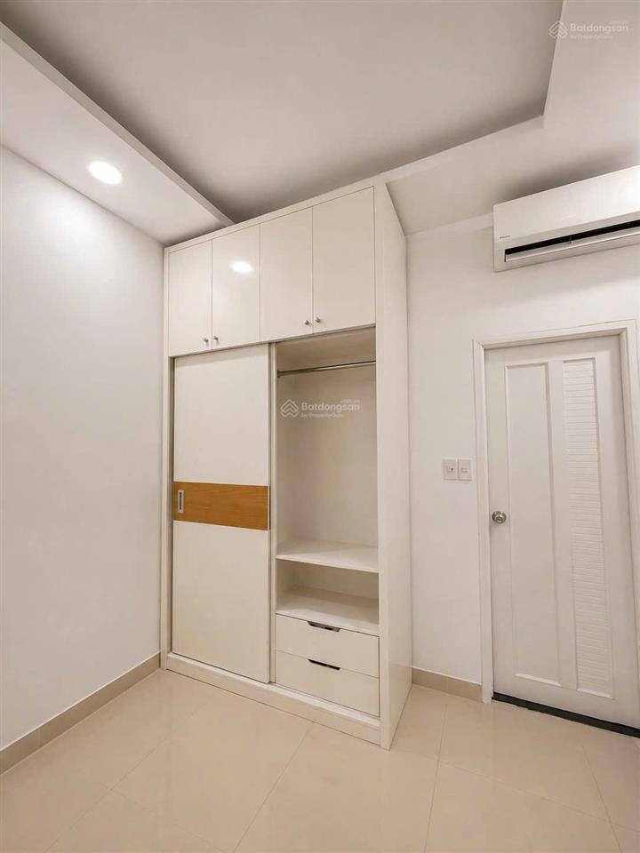 Giá cực tốt căn 2pn 2wc dt 73m2 nội thất cơ bản, tầng trung view pháo hoa q1 siêu đẹp
