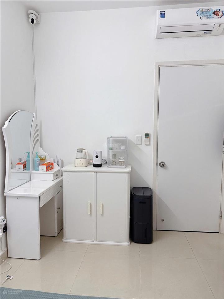 Căn 2pn 2wc 73m2 nhà đẹp full nội thất cao cấp, tầng trung view thoáng mát quanh năm