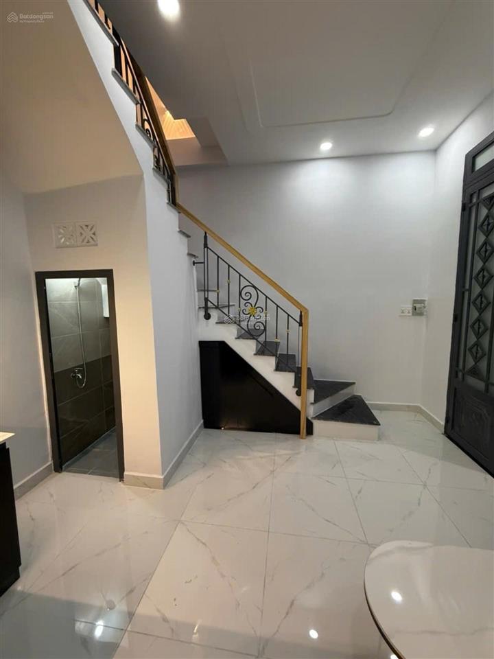 Nhà mới ở ngay chợ tân hương  tân phú  4 tầng có sân thượng  ngang 4m  chỉ hơn 2 tỷ
