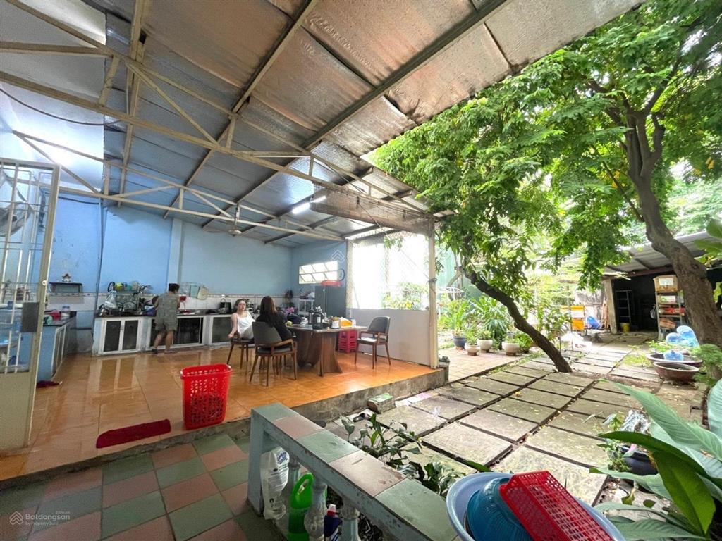 Biệt thự sân vườn mặt tiền đường 12m khu tân sơn nhì  tân phú  ngang 10m  400m2  chỉ 90tr/m2