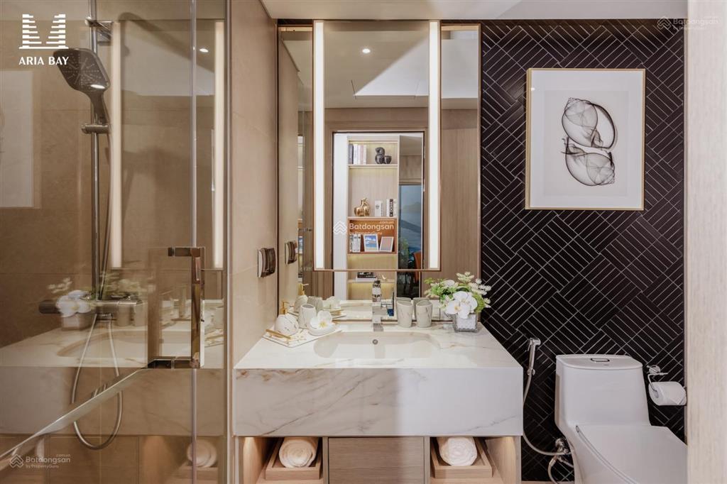 Bán gấp condotel aria bay tower, 2,3 tỷ, 30,8m2, view đẹp tại hạ long