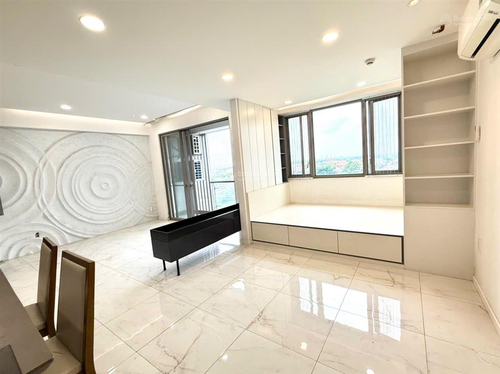 Hưng phúc 3pn sổ hồng và ô xe hầm bán giá 9.8 tỷ chuyển nhượng nhanh