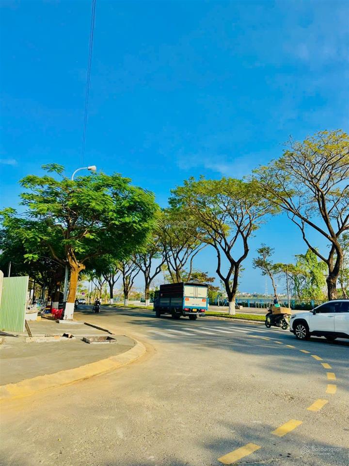 Bán đất 272.8m2. đường mt nguyễn thành ý. ngay tòa 69 tầng. sát sông hàn. view pháo hoa