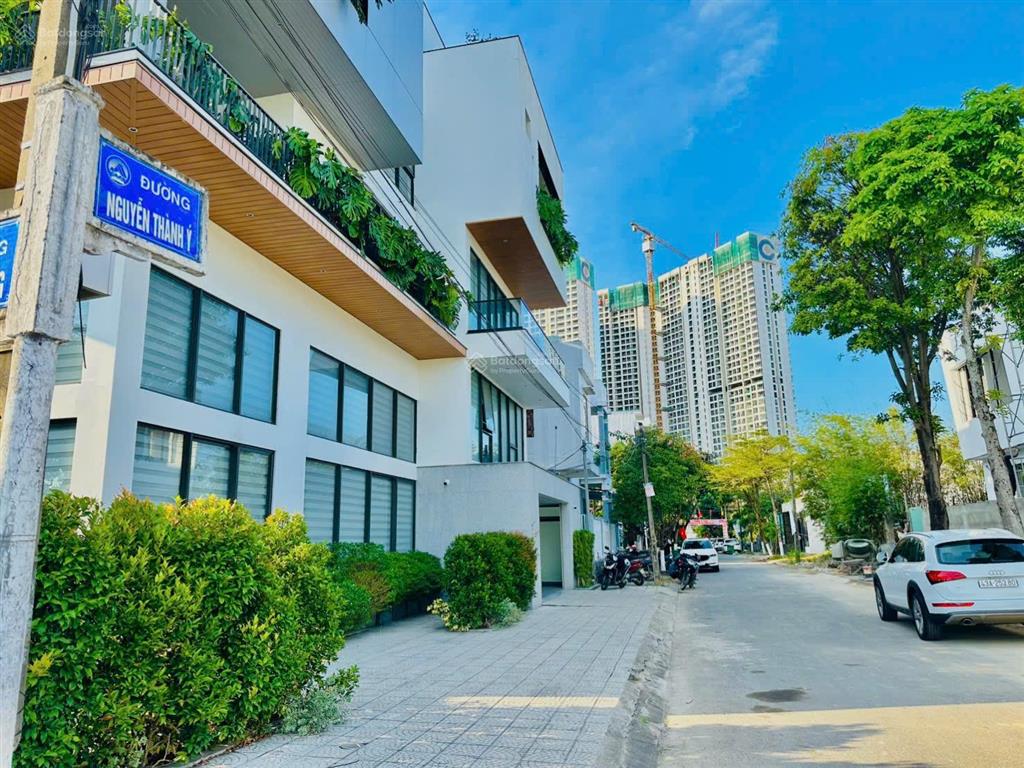 Bán đất 272.8m2. đường mt nguyễn thành ý. ngay tòa 69 tầng. sát sông hàn. view pháo hoa