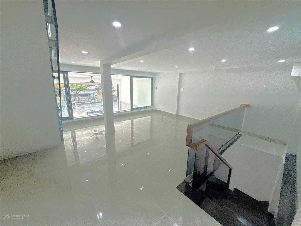 Bán nhà 3,5 tầng mt nguyễn thị minh khai  hải châu