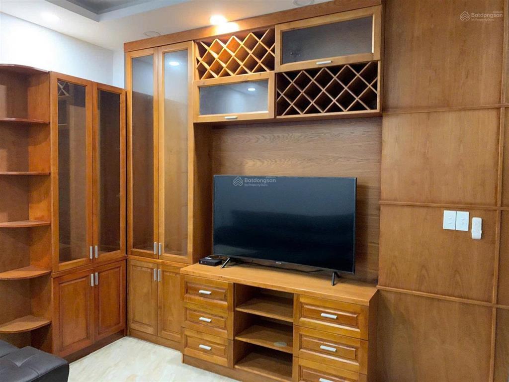 Nhà ngang 6m hẻm xe hơi 4pn full nội thất, vị trí đẹp