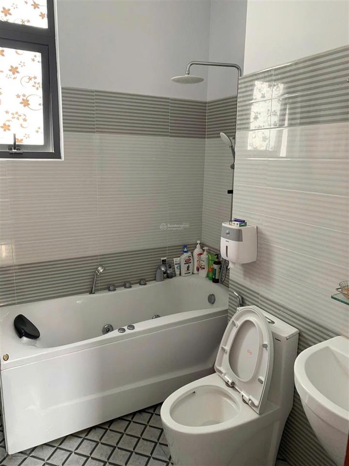 Nhà ngang 6m hẻm xe hơi 4pn full nội thất, vị trí đẹp