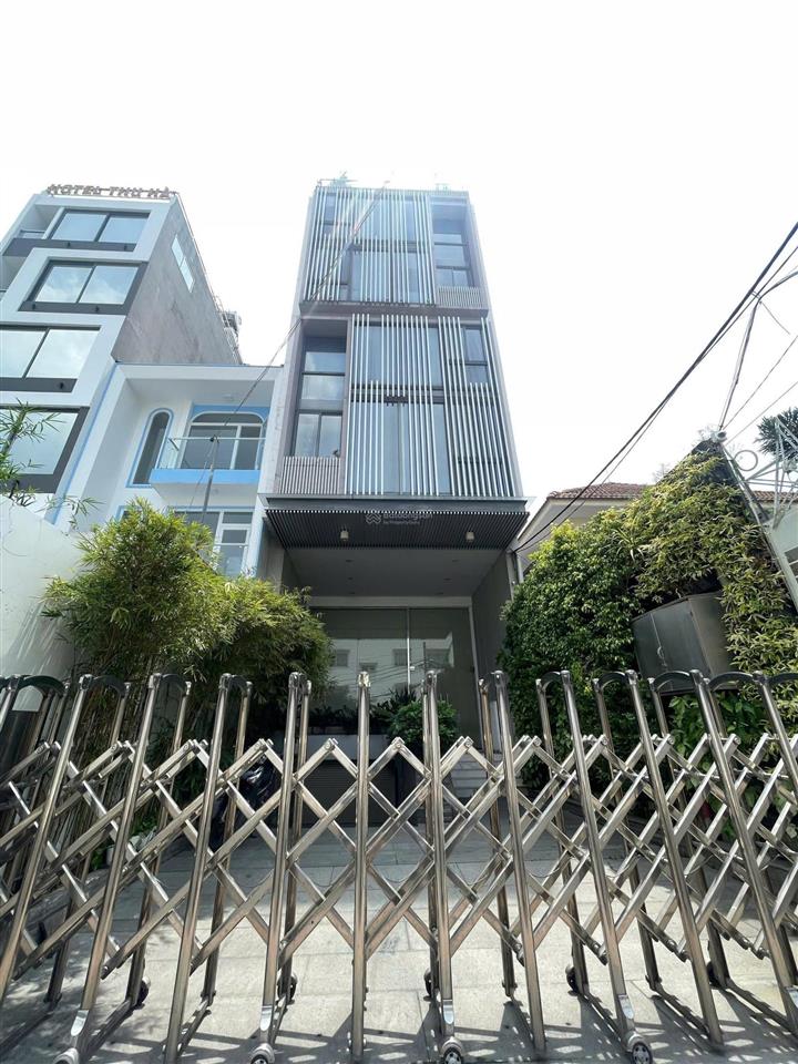 Tòa nhà văn phòng bình thạnh  ngang 6.5m nở hậu 14.5m  có hầm thang máy  sổ hồng riêng