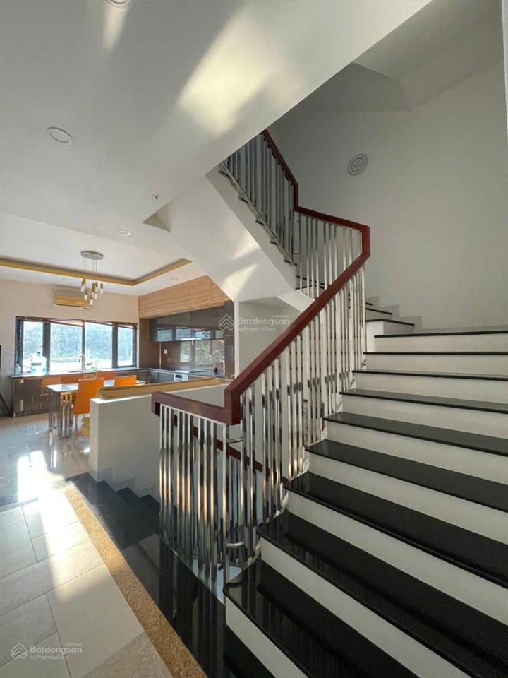Cho thuê nhà mặt phố khu cao cấp bình lợi dt 5x22m 4 tầng mới đẹp full nội thất giá chỉ 33 triệu/th