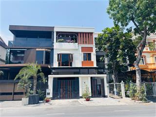 Bán gấp nhà mặt tiền 204b6 nguyễn văn hưởng, thảo điền  dt 10x18m  hầm 4 tầng  5pn  giá 68 tỷ