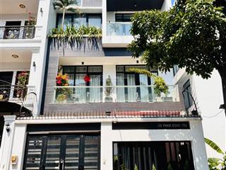 Hạ giá nhà mặt tiền phạm công trứ, tthạnh mỹ lợi, thủ đức  dt 7x15m  4 tầng giá 16tỷ