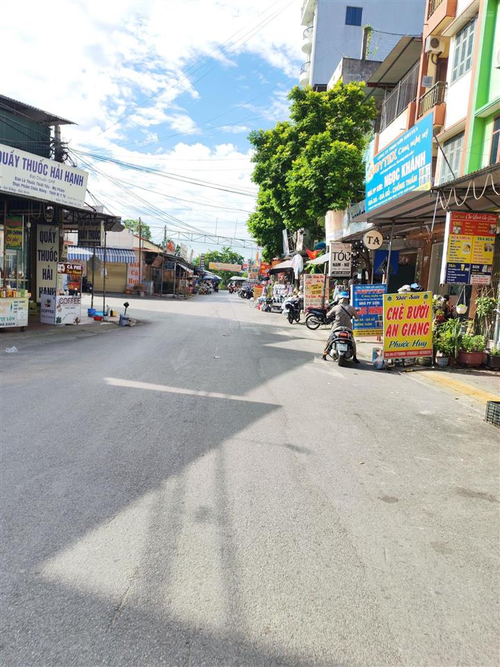 200m đất nằm giữa kcn vsip, làm văn phòng, khách sạn, nhà hàng đều phù hợp