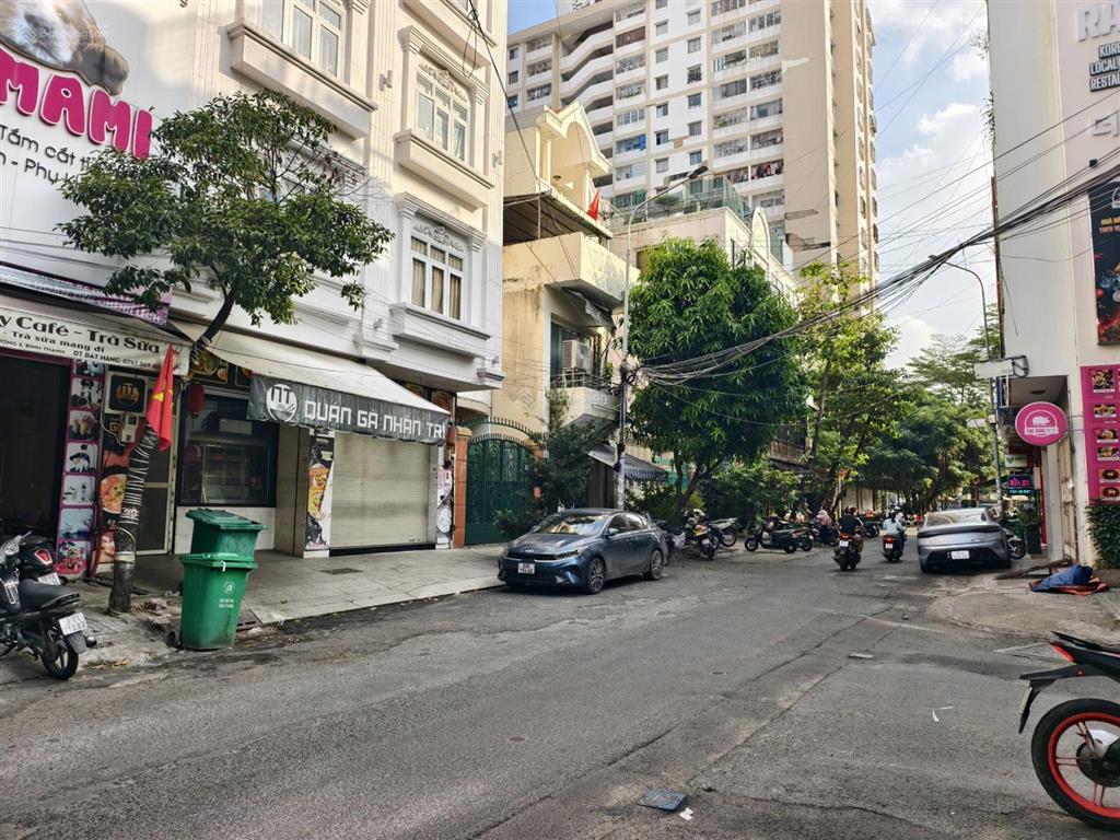 Giảm sốc từ 58 tỷ còn 48 tỷ bán nhà mặt tiền gần phan xích long, vị trí kinh doanh đắc địa.