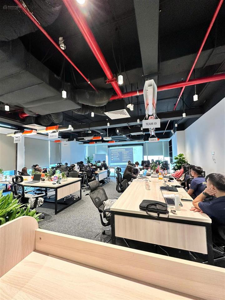 Cho thuê văn phòng tại tòa gold tower 275 nguyễn trãi diện tích 300m2 linh động cắt, full nội thất