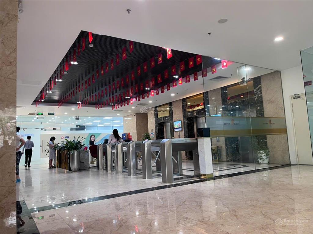 Cho thuê văn phòng tại tòa gold tower 275 nguyễn trãi diện tích 300m2 linh động cắt, full nội thất