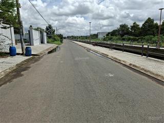 Bán biệt thự mặt tiền nhựa suối cầu đúc, trung tâm phước đông, tây ninh