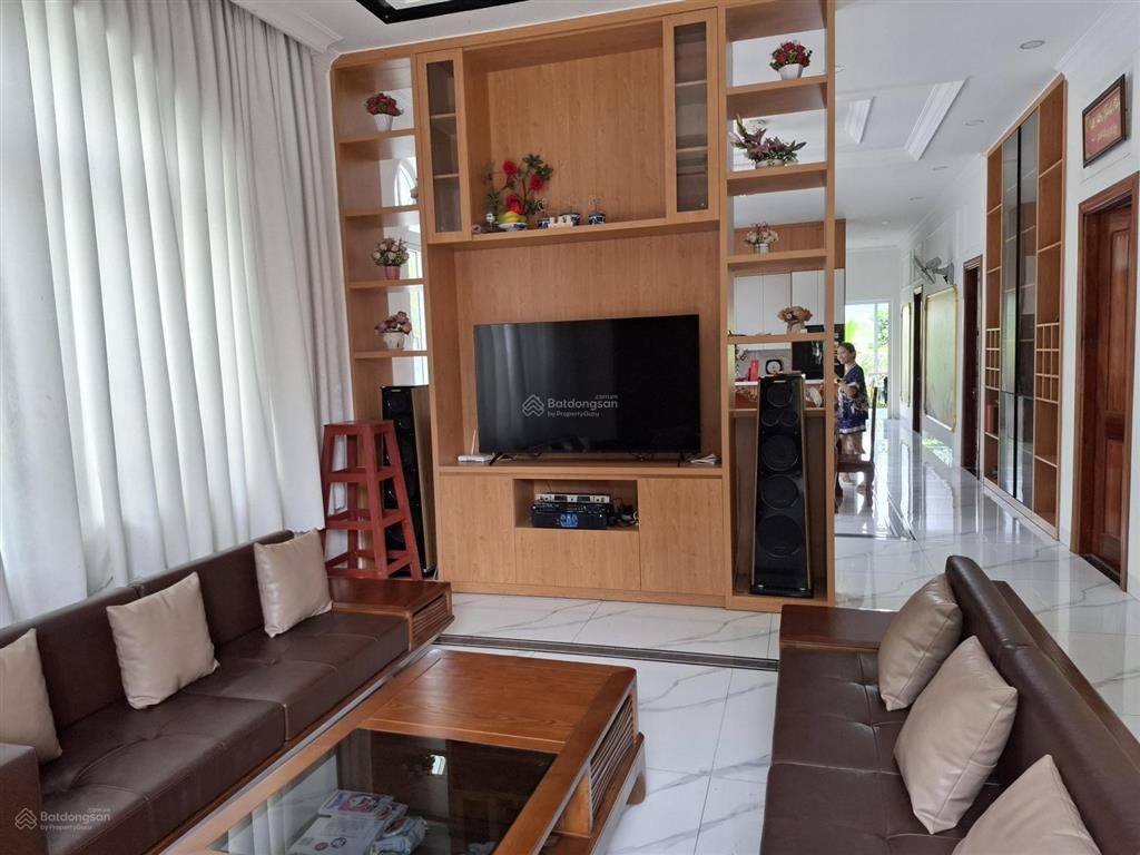 Bán biệt thự mặt tiền nhựa suối cầu đúc, trung tâm phước đông, tây ninh