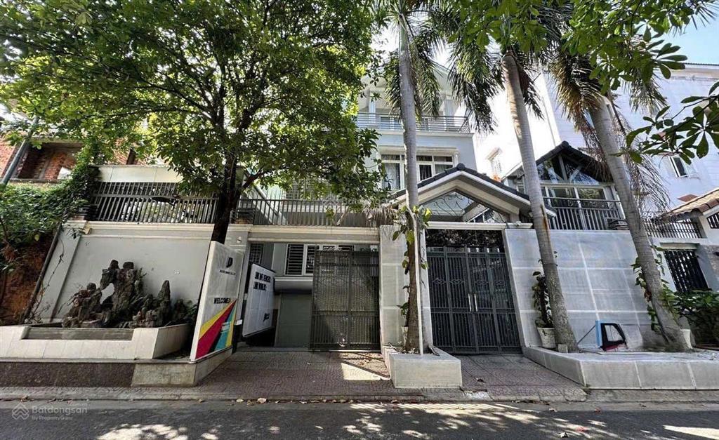 Bán biệt thự hầm 3 tầng, đường 53a thạnh mỹ lợi, quận 2  dt 270m²  giá 55 tỷ   0902 708 ***