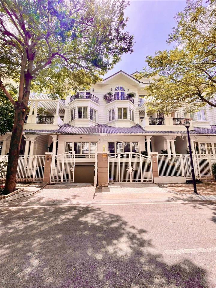 Mt đường d8 sài gòn pearl villa, dt 7 x21m  hầm trệt 2 lầu chốt nhanh 85 tỷ