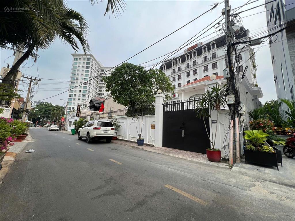 Giới tinh hoa săn tìm ngay mặt tiền xuân thủy  dt đất 25,85m x 29,12m công nhận 745m2  villa