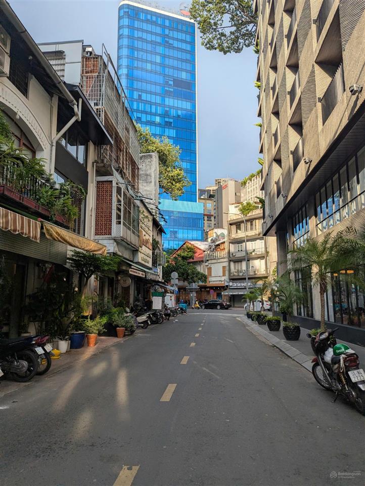 Bán nhà mặt tiền 9 lê công kiều, p. bến thành, 4x18m, 3 tầng, chỉ 625 triệu/m  cực hiếm