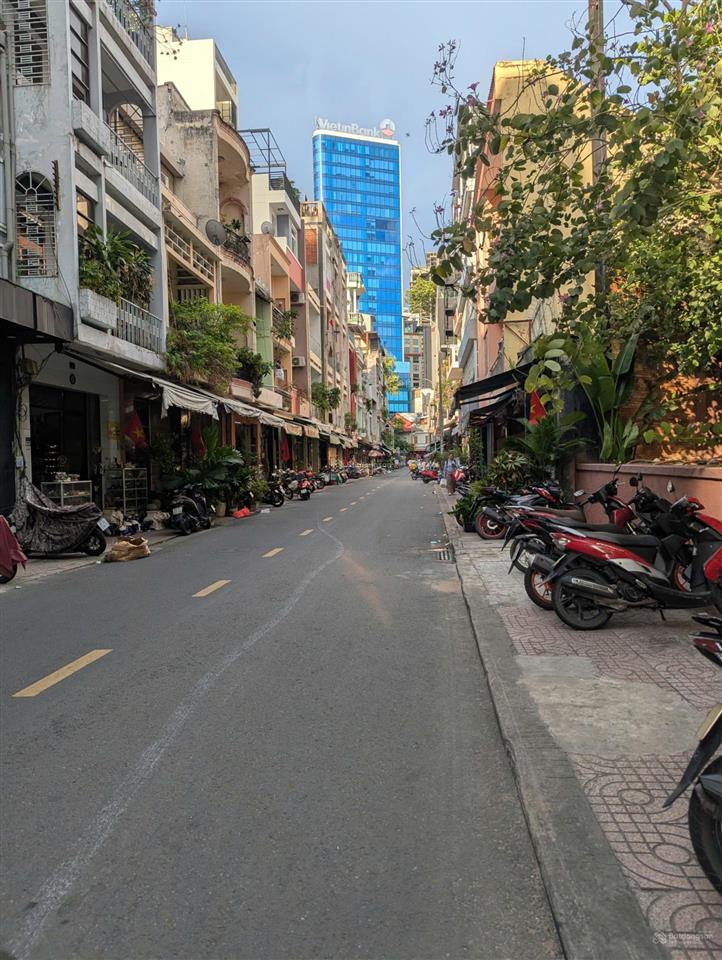 Bán nhà mặt tiền 9 lê công kiều, p. bến thành, 4x18m, 3 tầng, chỉ 625 triệu/m  cực hiếm