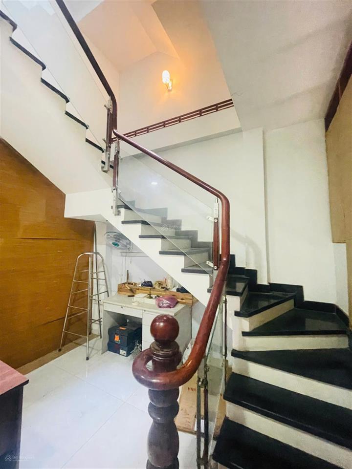Bán nhà hxh 4m 114/27 đề thám, p. cầu ông lãnh, quận 1. dt 4 x 18m, 3 lầu, nhà mới ở liền. 12.9 tỷ