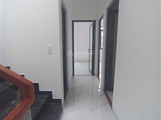 Nhà 6 x 10m  xây 3 tầng gần đường lê văn thịnh  bán 6 tỷ