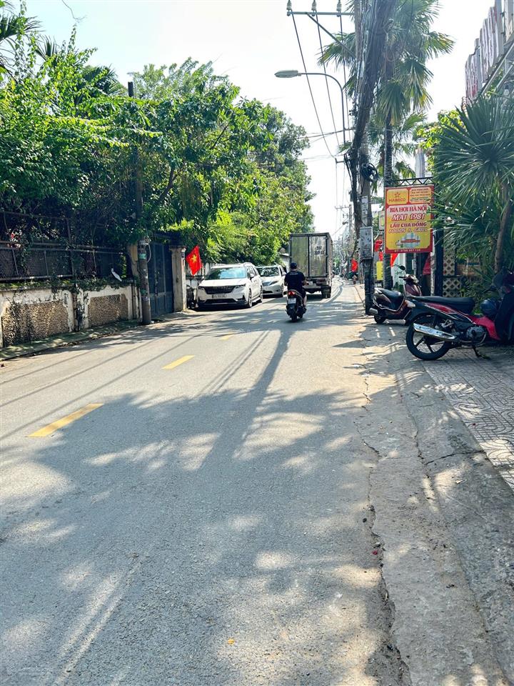 Nhà 6.5 x 26m mặt tiền số 47 phường thảo điền bán 33.9 tỷ