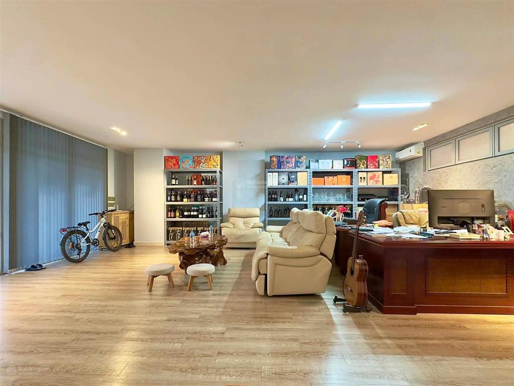 Bán căn shophouse ngay nguyễn duy trinh  phường bình trưng đông quận 2