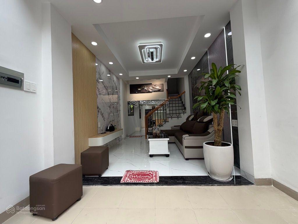 Nhà xây 3 tầng gần hẻm 69 đường nguyễn gia trí  bán 7.9 tỷ