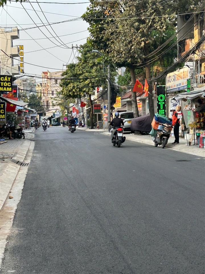Bán nhà  góc 2 mặt tiền đường nguyễn tuyển  p. bình trưng tây