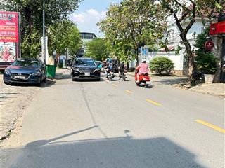 Nhà mặt tiền đường số 47  p. thảo điền  bán 34 tỷ và đường 46  bán 40 tỷ.
