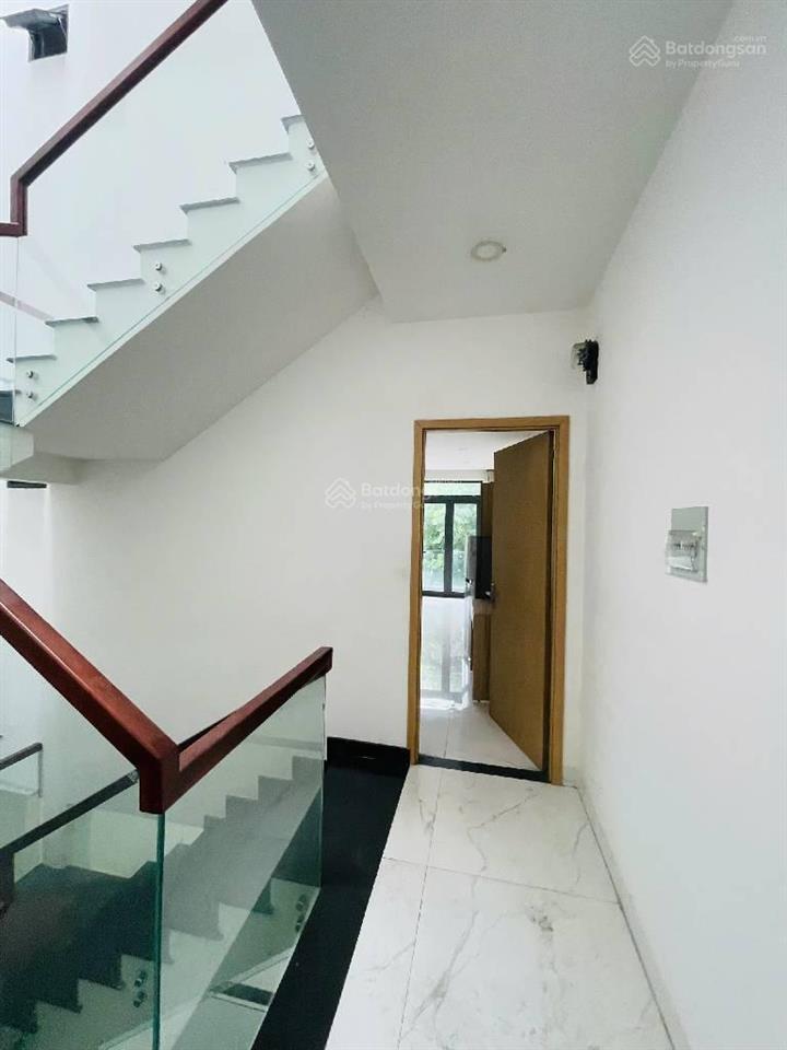 Nhà mặt tiền đường muồn tím  khu dân cư cát lái  phường cát lái  12.8 tỷ.