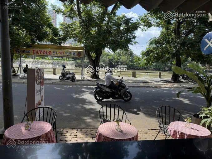 Bán lô góc  2 mặt tiền sông  ngay khu thế kỷ 21  mặt tiền đường lê hữu kiều