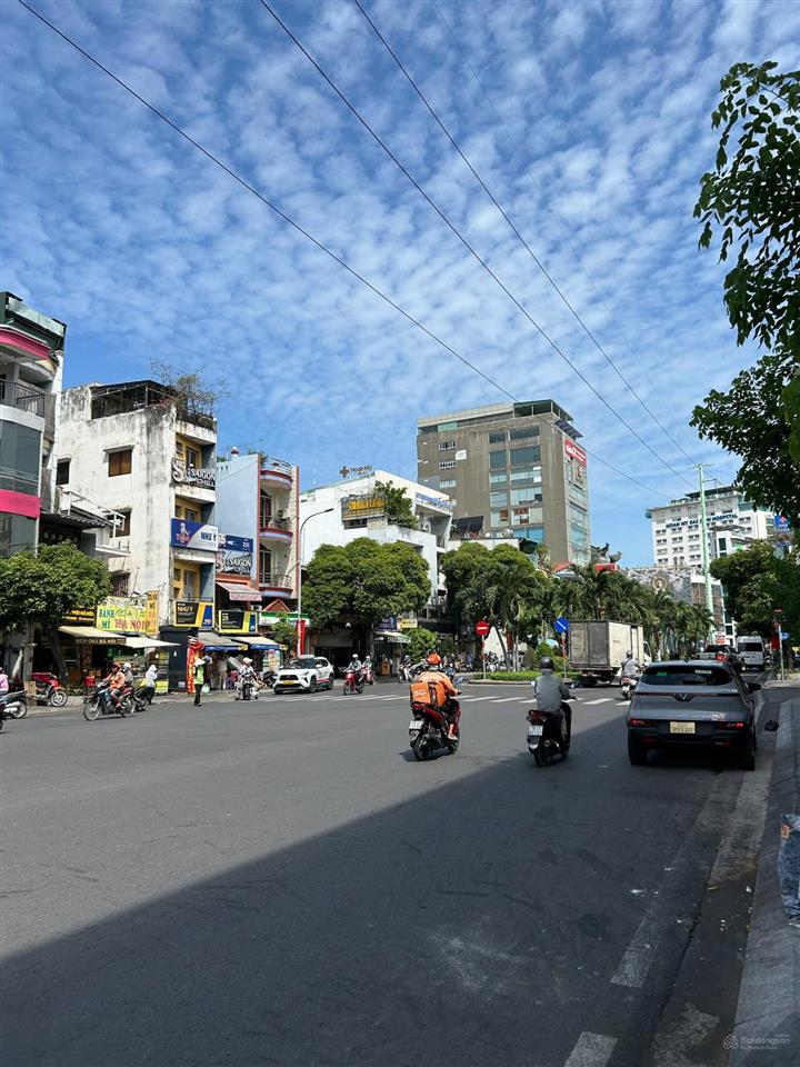 Bán nhà đường số 11  ngay phan xích long + đường hoa lan  hoa hồng