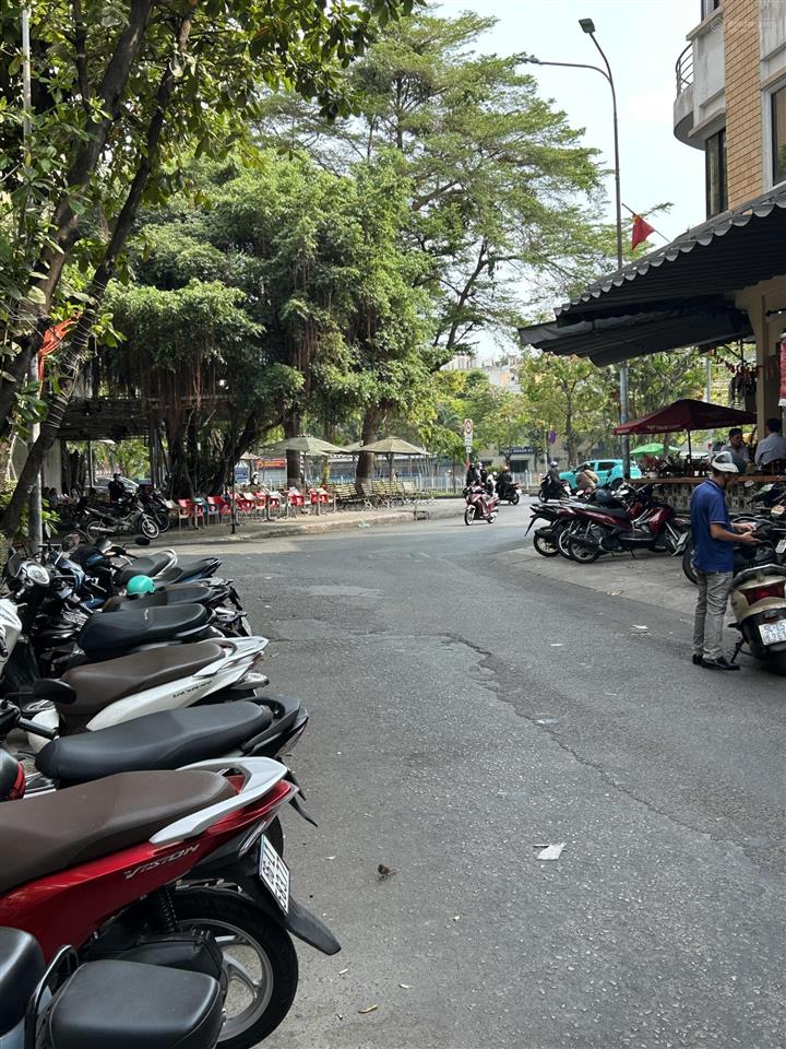 Bán nhà đường số 11  ngay phan xích long + đường hoa lan  hoa hồng