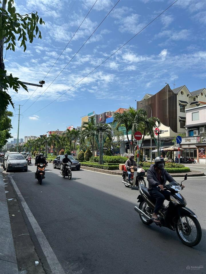 Bán nhà đường số 11  ngay phan xích long + đường hoa lan  hoa hồng