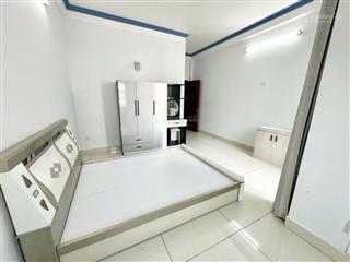 Nhà xây 3 tầng  cách trần não 70m  bán 15 tỷ