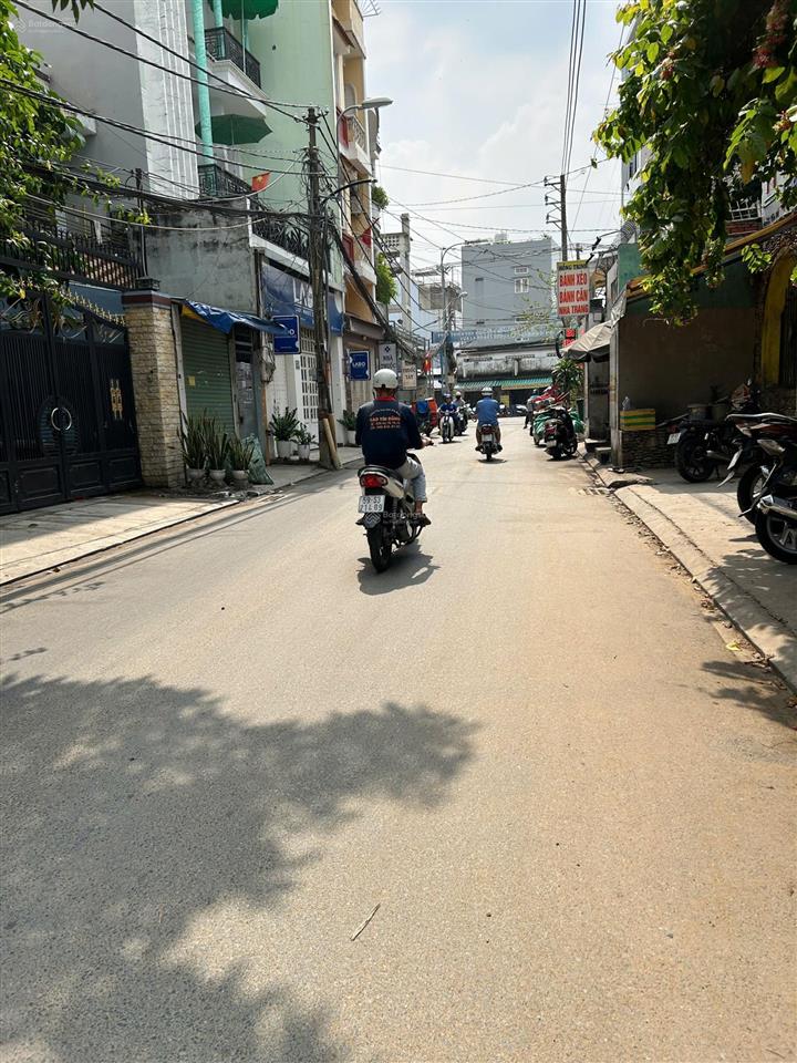 Bán nhà hẻm số 222  ngay bùi đình túy rẽ vảo